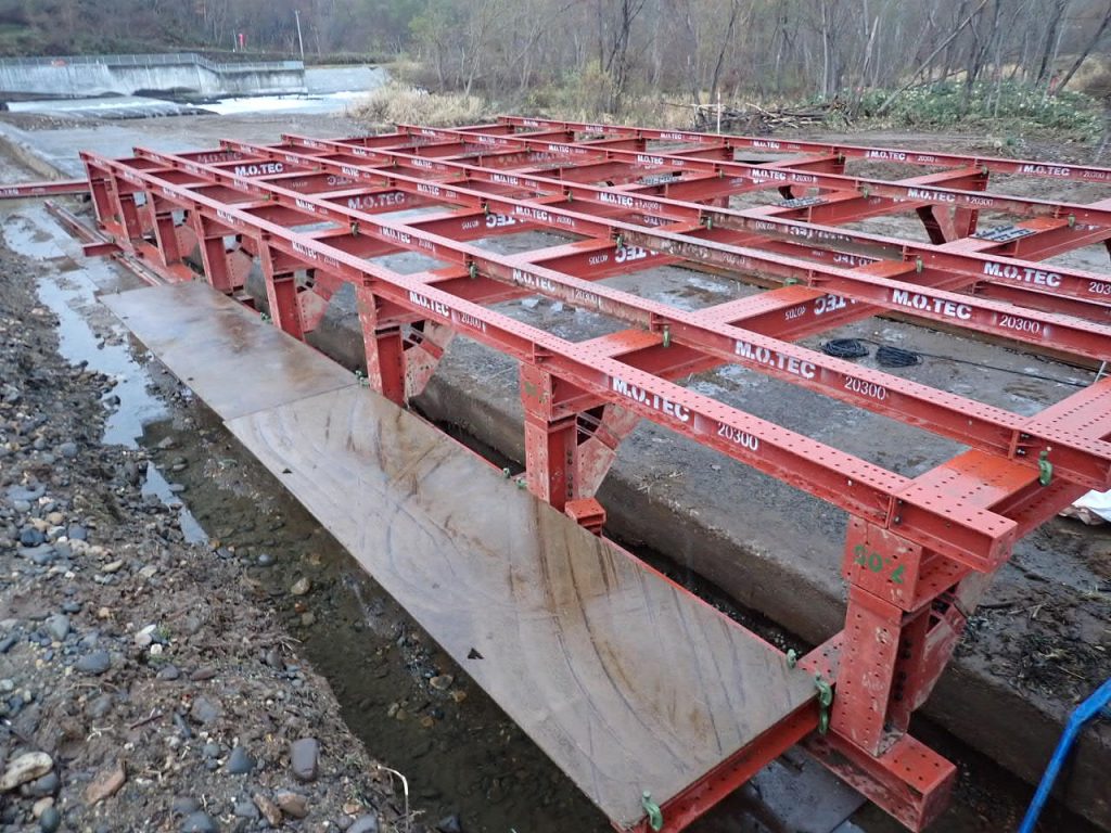 軌道架台式・曳家（構造）